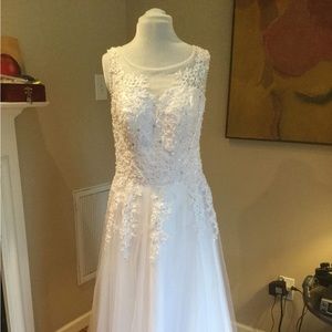Wedding dress white